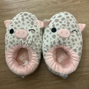 Squishmallows Women's White and Pink Slippers